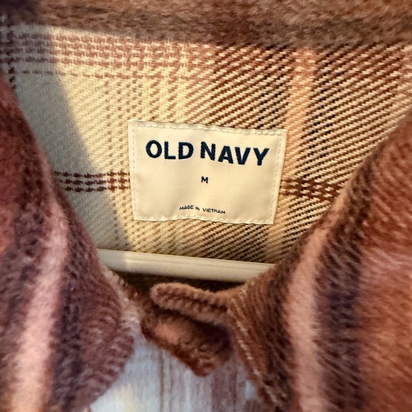 Old Navy Women’s Plaid Button-Down Shacket. - Picture 3 of 5